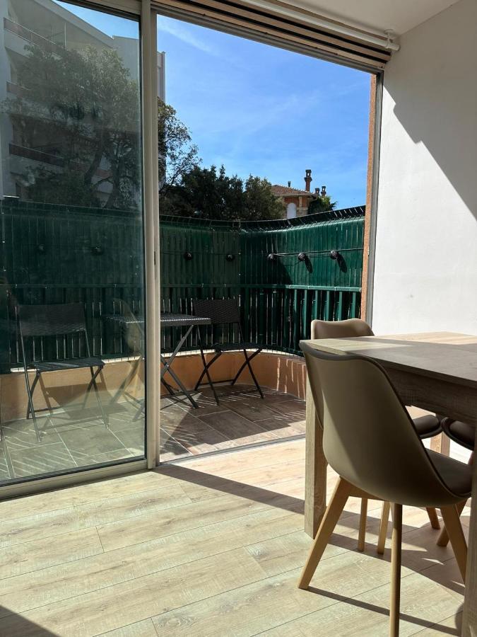 Charmant Studio Neuf 150M Plage Sur Avenue Principale Climatise Et Parking 카발레르쉬르메르 외부 사진
